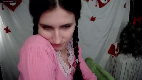 Snapshot of lauradre_ chatting on January 11, 9:04 am Laura online show from January 11, 9:04 am