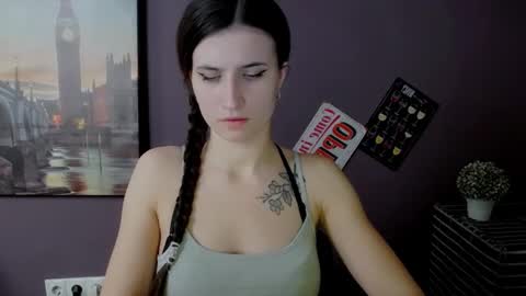 Snapshot of lauradre_ chatting on January 31, 3:33 pm Laura online show from January 31, 3:33 pm
