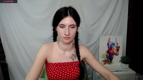 Snapshot of lauradre_ chatting on March 10, 11:42 am Laura online show from March 10, 11:42 am