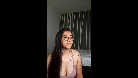Snapshot of laurag_27 chatting on May 24, 7:57 am laura online show from May 24, 7:57 am