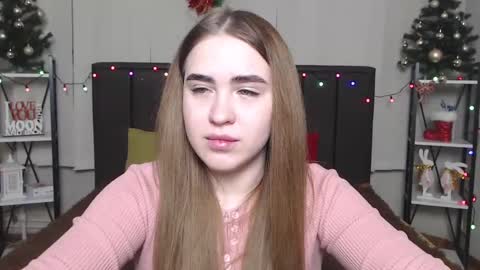 Snapshot of laurahlot chatting on January 4, 6:19 pm LauraHlot online show from January 4, 6:19 pm