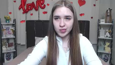 LauraHlot online show from March 18, 7:06 pm