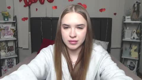 LauraHlot online show from April 10, 6:34 pm