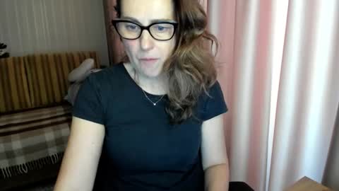 Lauraoven1 online show from February 25, 10:03 am