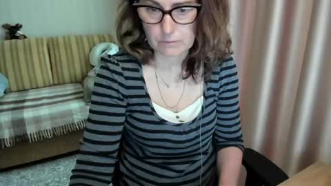 Lauraoven1 online show from May 29, 7:17 am