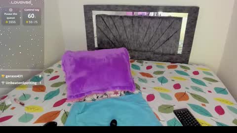 laurasofia01 online show from March 19, 4:22 pm