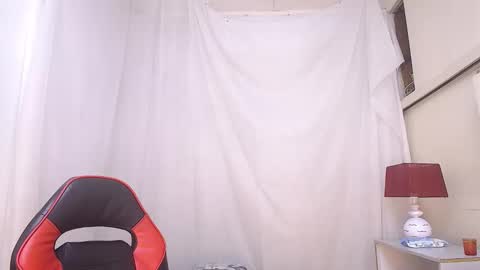 Laura Sofia online show from March 13, 6:25 pm