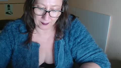 laureanne online show from December 3, 3:33 pm