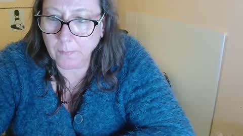 laureanne online show from December 10, 4:06 pm