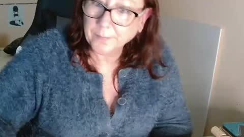 laureanne online show from December 22, 2:49 pm