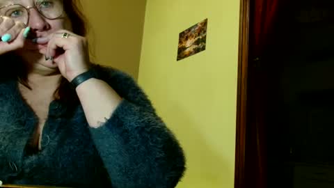 laureanne online show from December 23, 8:25 pm