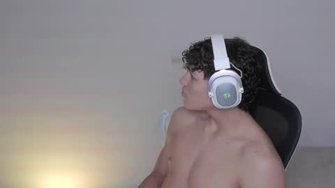 Laureent online show from October 19, 2:50 pm