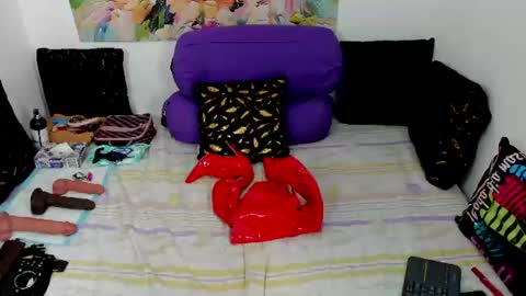 Snapshot of lauren_59 chatting on July 31, 7:13 pm Lauren online show from July 31, 7:13 pm