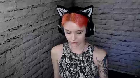 Snapshot of lauren_raquel chatting on April 24, 6:21 pm Eva online show from April 24, 6:21 pm
