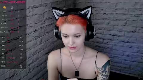 Snapshot of lauren_raquel chatting on April 25, 4:48 pm Eva online show from April 25, 4:48 pm