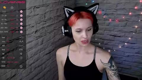Snapshot of lauren_raquel chatting on May 7, 3:50 pm Eva online show from May 7, 3:50 pm