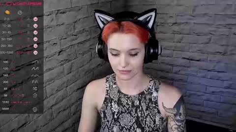 Snapshot of lauren_raquel chatting on May 11, 8:06 pm Eva online show from May 11, 8:06 pm