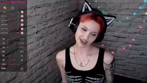 Snapshot of lauren_raquel chatting on June 9, 5:13 pm Eva online show from June 9, 5:13 pm