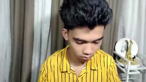 laurence_cuttieguyhere online show from March 12, 6:03 pm