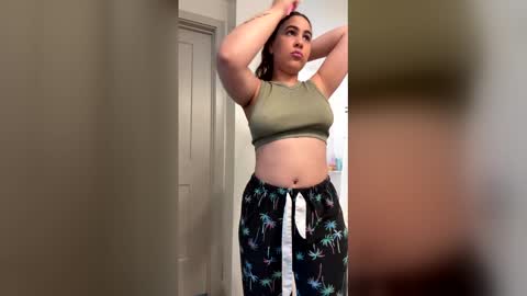 laurenivy online show from April 2, 7:33 pm