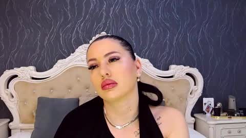 Laura online show from March 10, 2:33 pm