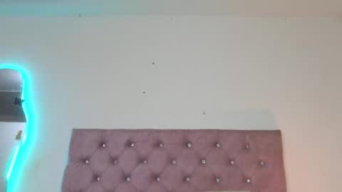 laurenlaine online show from April 5, 12:41 am