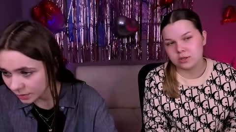 Snapshot of laurenmurrr chatting on February 22, 10:25 am Laure online show from February 22, 10:25 am