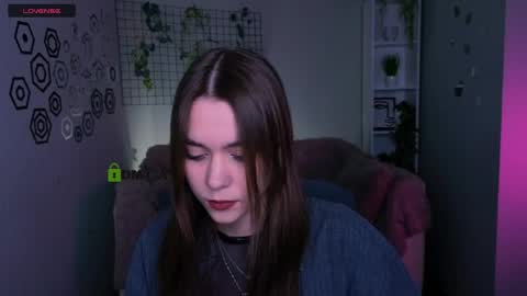 Laure online show from April 5, 1:19 pm