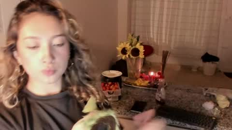 laurenn_111 online show from May 27, 2:19 am