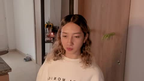 laurenn_111 online show from May 27, 9:56 pm