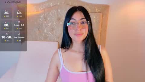 laurenn_smitth online show from November 19, 1:33 pm