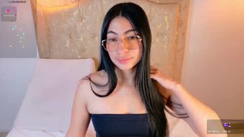 laurenn_smitth online show from February 20, 1:00 pm