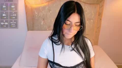 laurenn_smitth online show from February 21, 12:39 pm