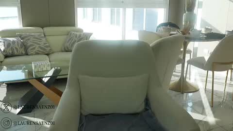 Lauren Saenz online show from October 30, 12:28 pm