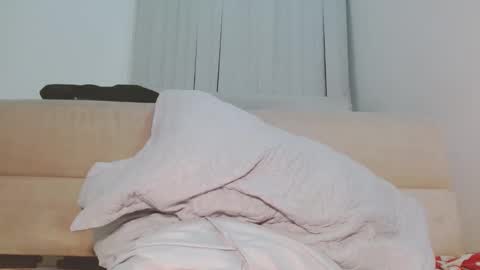 LAUREN SMITH online show from March 15, 9:37 am