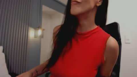 Snapshot of laurent_milf chatting on May 6, 8:14 pm Laurent online show from May 6, 8:14 pm