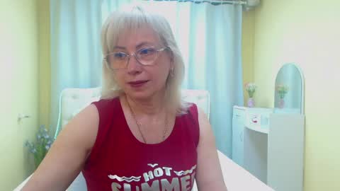 Lauren online show from May 25, 5:24 am