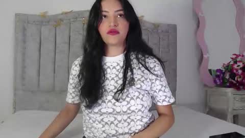 Snapshot of lauri_thx chatting on January 7, 2:30 pm lauri_thx online show from January 7, 2:30 pm