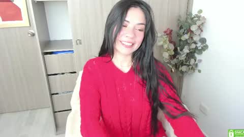 Snapshot of lauryn_chills chatting on June 11, 5:00 pm Lauryn online show from June 11, 5:00 pm
