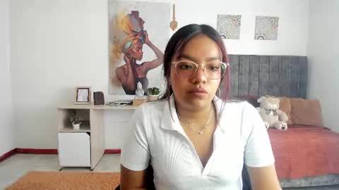 Snapshot of lauu7 chatting on June 18, 1:48 pm lauu7 online show from June 18, 1:48 pm