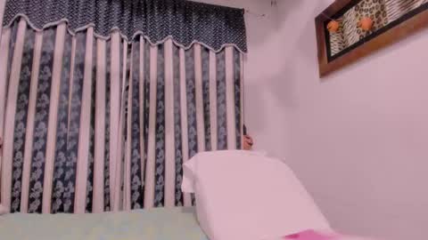 Lauu G online show from October 14, 9:54 am