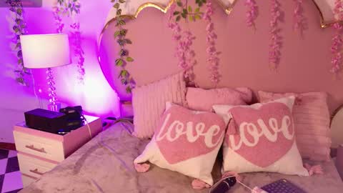 luu online show from March 17, 8:56 pm