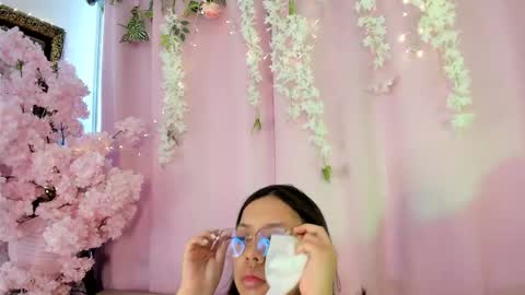 luu online show from June 4, 1:50 pm