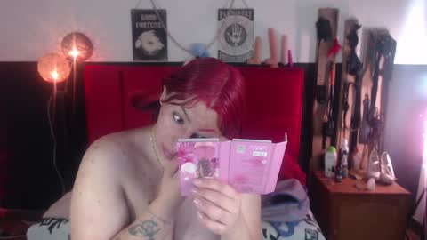 Snapshot of lava_vulcain chatting on January 4, 1:21 pm Lava Vulcain online show from January 4, 1:21 pm