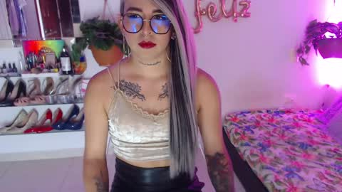 Snapshot of laveneno_ortiz07 chatting on January 8, 9:44 pm Cristina online show from January 8, 9:44 pm