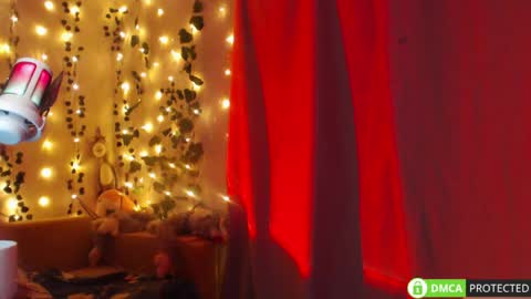 Mia online show from April 7, 6:19 pm