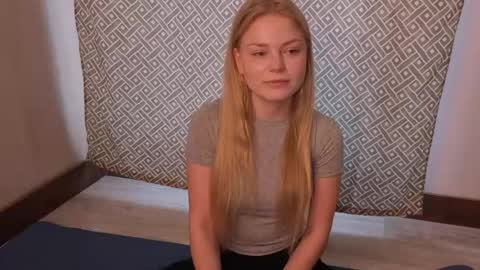 Snapshot of lavondabrayman chatting on May 15, 1:18 pm Hi Im Leila online show from May 15, 1:18 pm