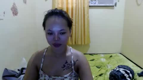 Snapshot of lavvenderr chatting on March 24, 2:05 am lavvenderr online show from March 24, 2:05 am