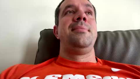 Snapshot of law_cambio chatting on December 18, 2:56 pm law_cambio online show from December 18, 2:56 pm