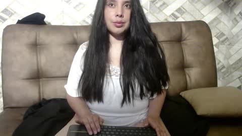 Snapshot of laya_seduce chatting on January 12, 12:10 pm Laya seduce online show from January 12, 12:10 pm